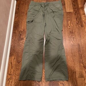 REI Womens Pants Size 6 Outdoors olive Green  Bootcut Hiking Athletic